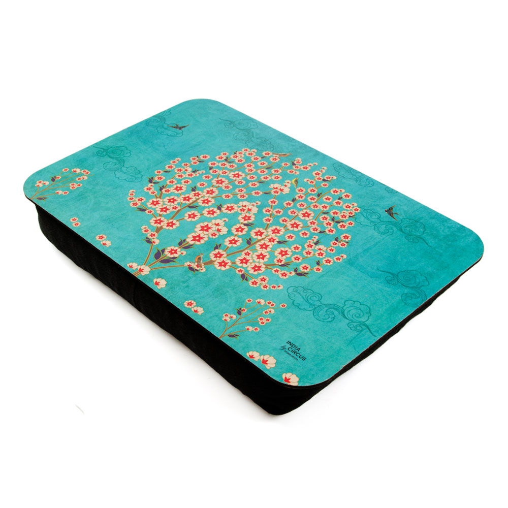 Beryl Boutonniere Lap Trays