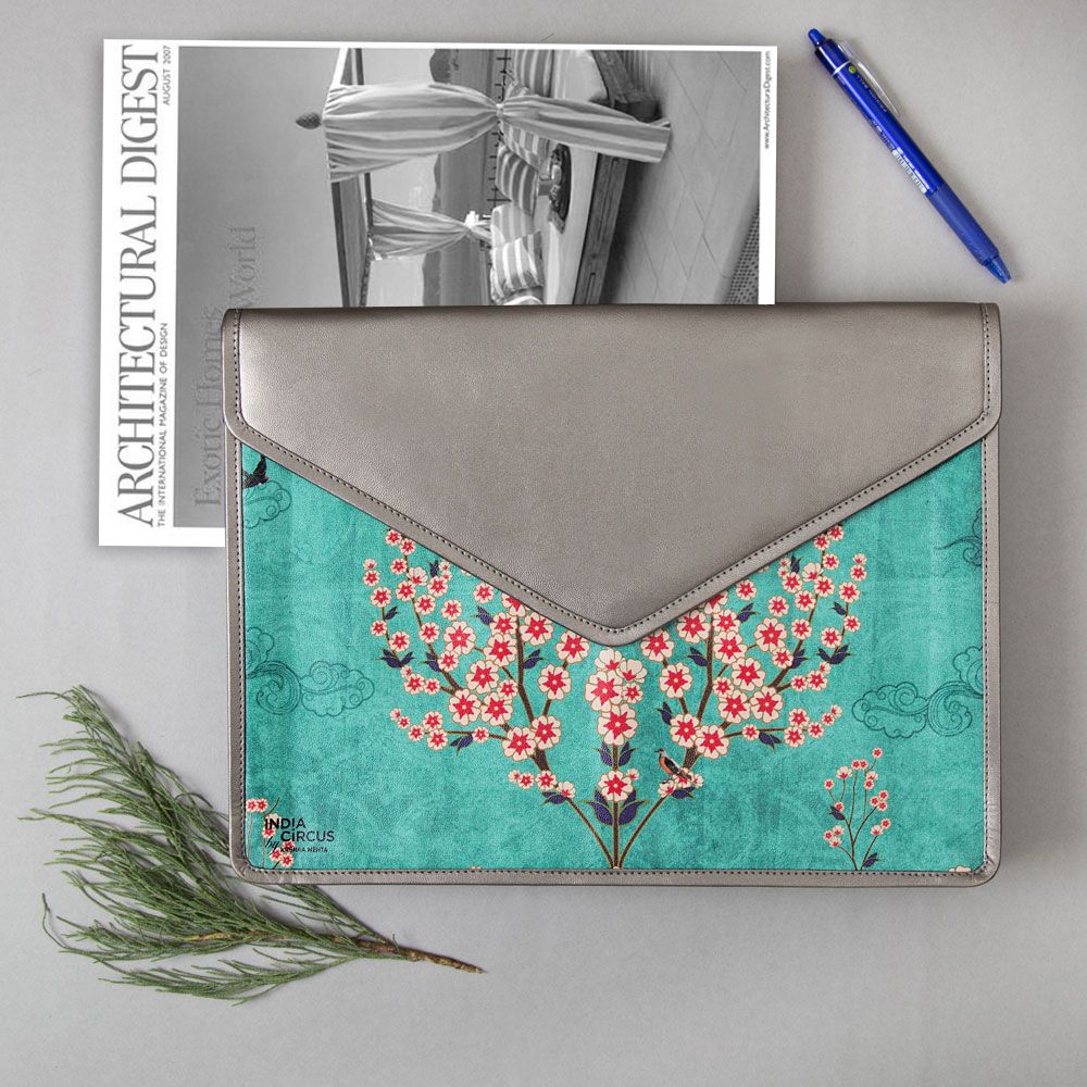 Beryl Boutonniere Document Holder